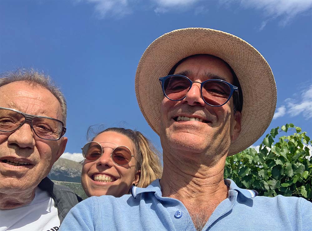 Cataldi-Madonna-and-daughter-Giulia-with-Robert-Camuto