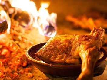 Wood-oven roasted meats are the draw at El Figón de Recoletos.                                                                (Moskkito Media / Raquel del Cura – El Figón de Recoletos S.A.)